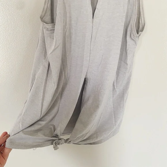 reebok workout tank - Picture 3 of 3